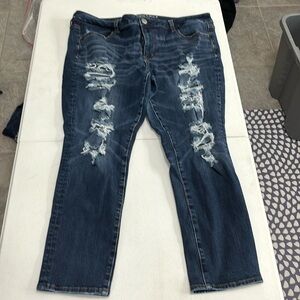 18 short American Eagle distressed Jegging